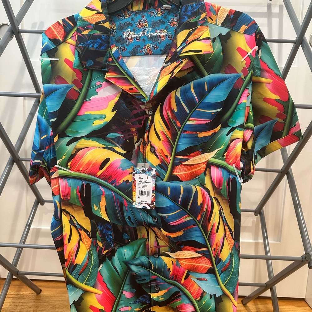 NEW WITH TAGS Robert Graham Limited Edition “The Toucan Mix” short sleeve shirt